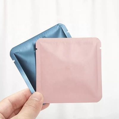 Embalagens de plástico para cuidados com as mãos e rosto Saquetes de amostras de soro em cores personalizadas